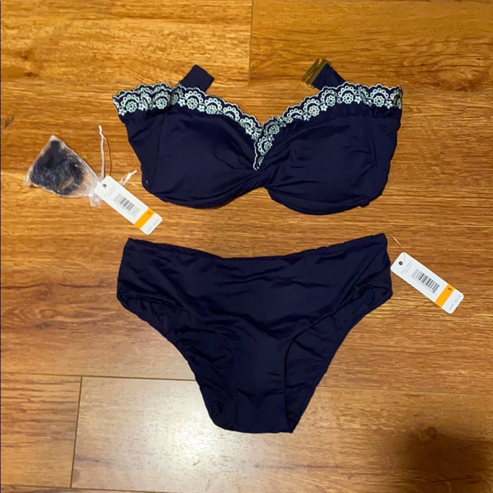 Anne Cole Bikini size Small navy Blue w embroidery
